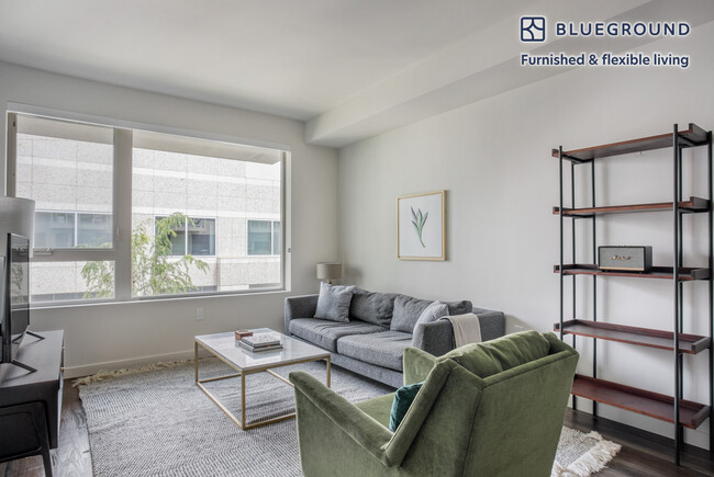 Building Photo - 2435 S Sepulveda Blvd Rental