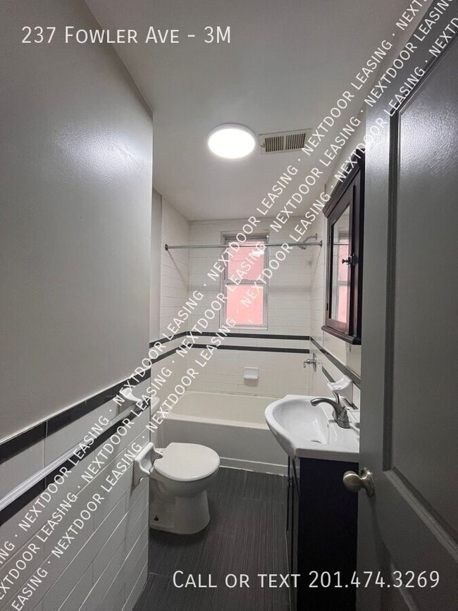 Building Photo - 237 Fowler Ave Unit 3M Rental