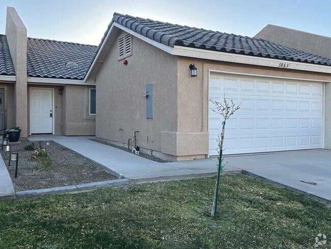 Building Photo - 3863 S Desert Sky Dr Rental