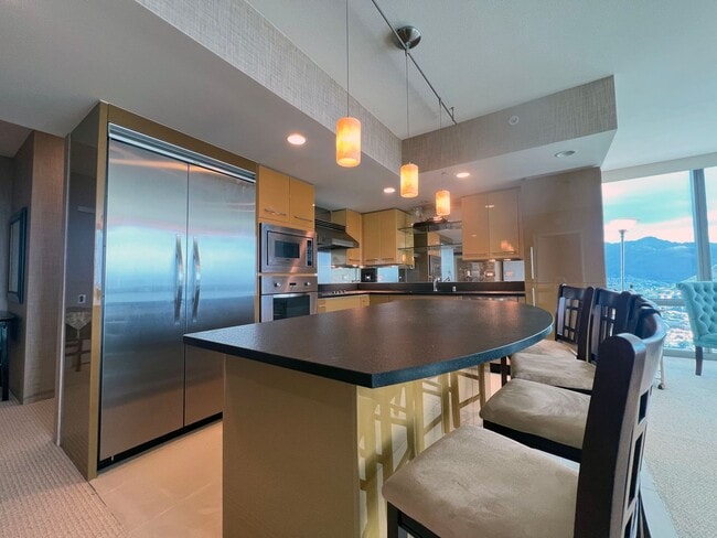 Photo - Luxurious Penthouse Living in Downtown Honolulu! Unit 3912