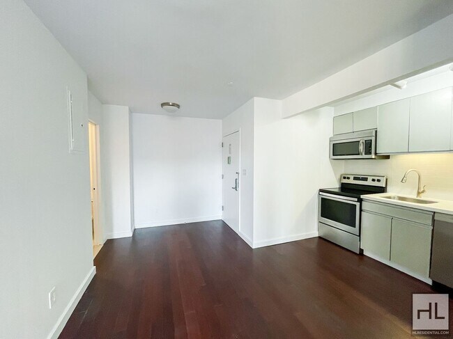 Photo - STANHOPE STREET / Spacious Bushwick 1-Bed ... Unidad 5B