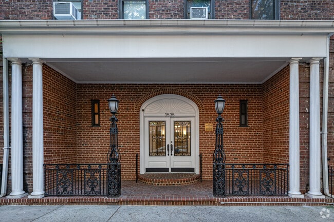 Building Entrance - 3535 75th St