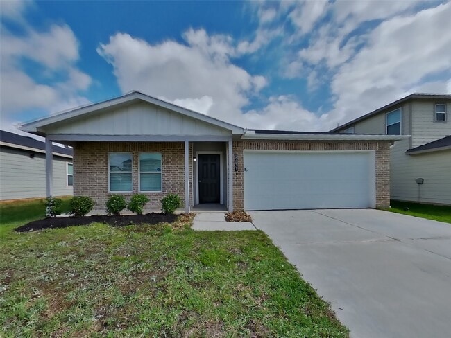 Building Photo - 15673 Briar Frst Dr