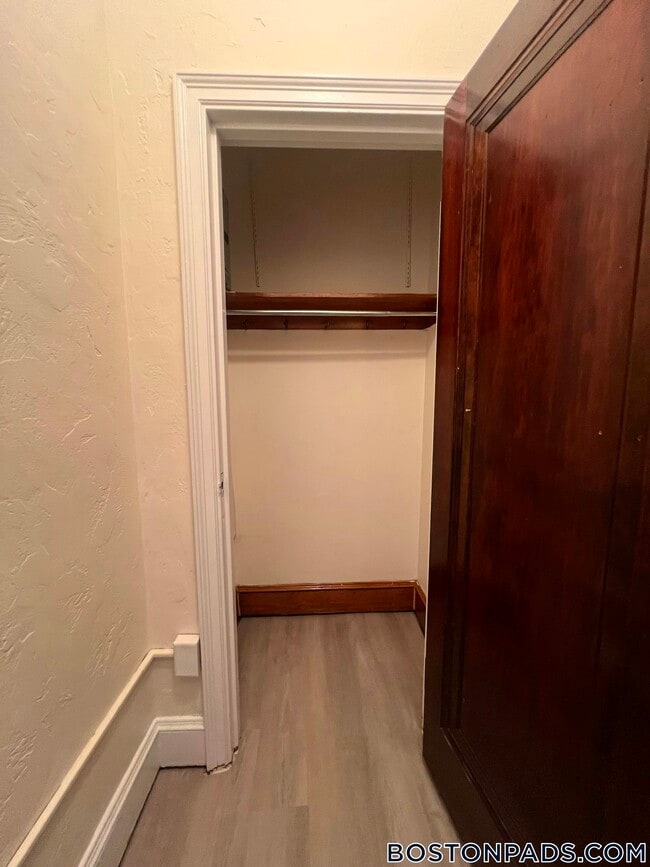 Photo - 2 Elmwood Ave Unidad 13