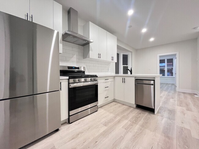 Photo - 33 Somerset Ave