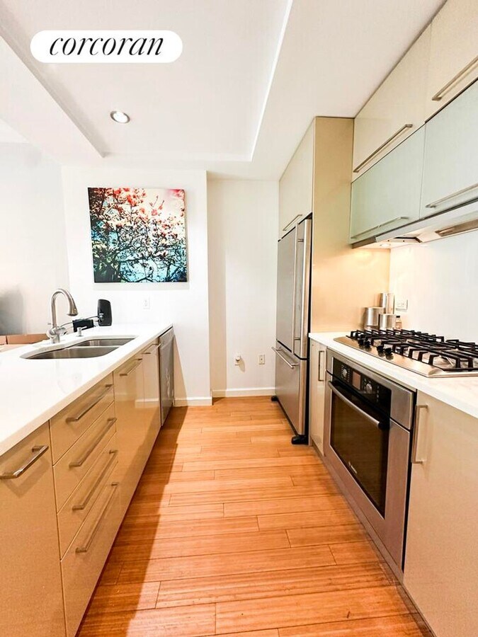 Photo - 24-15 Queens Plaza N