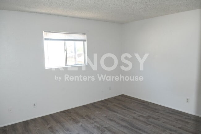Photo - 1733 E Cambridge Ave