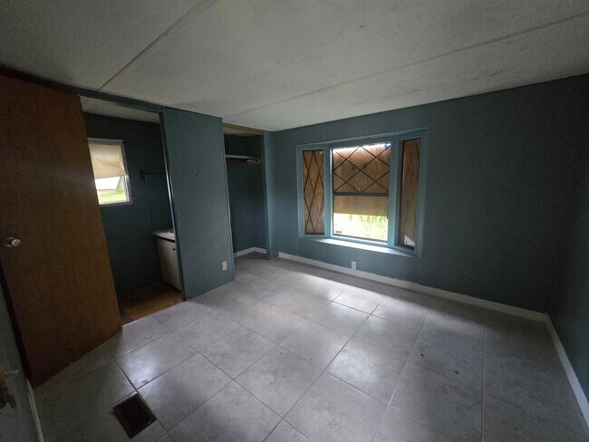 Photo - Two bedroom 1.5 bath mobile home on property