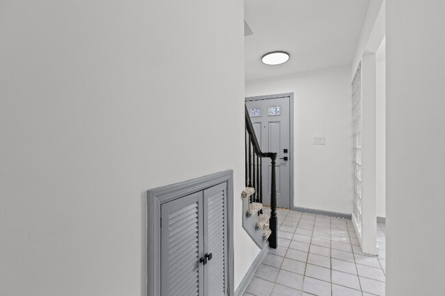 Photo - 546 Carriage Cir