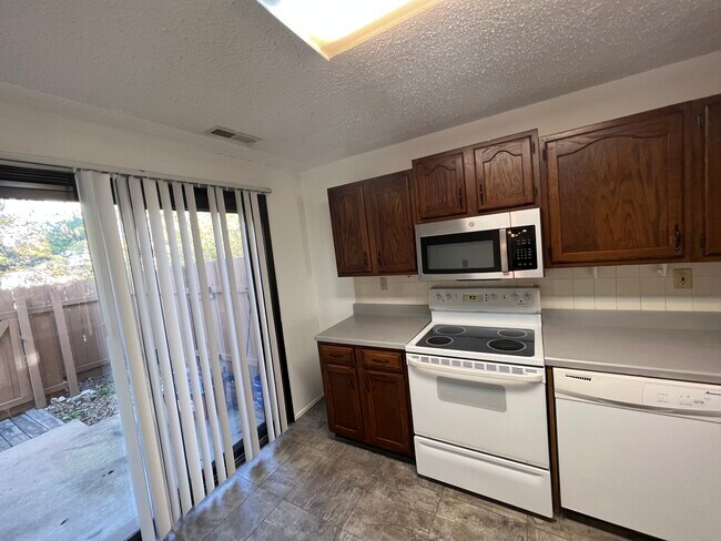 Photo - 131 Carmel Woods Dr