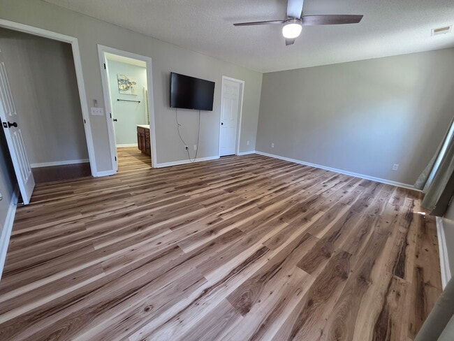 Photo - 208 Maypop Dr