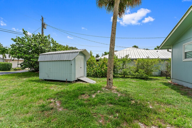 Photo - 856 SW Rustic Cir
