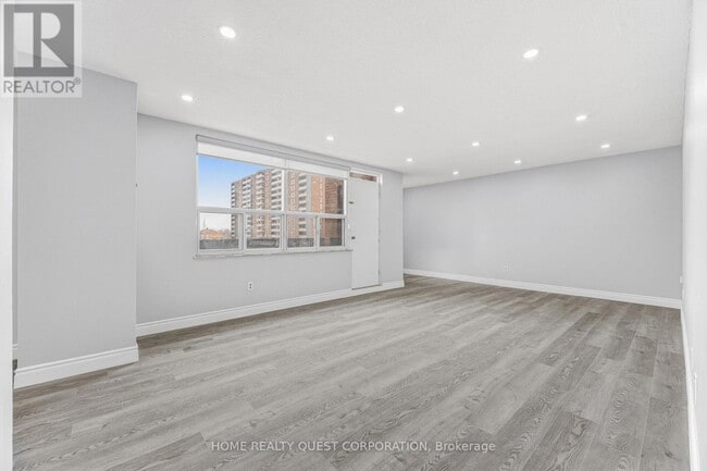 Photo - 45 Silverstone Dr Unité 203