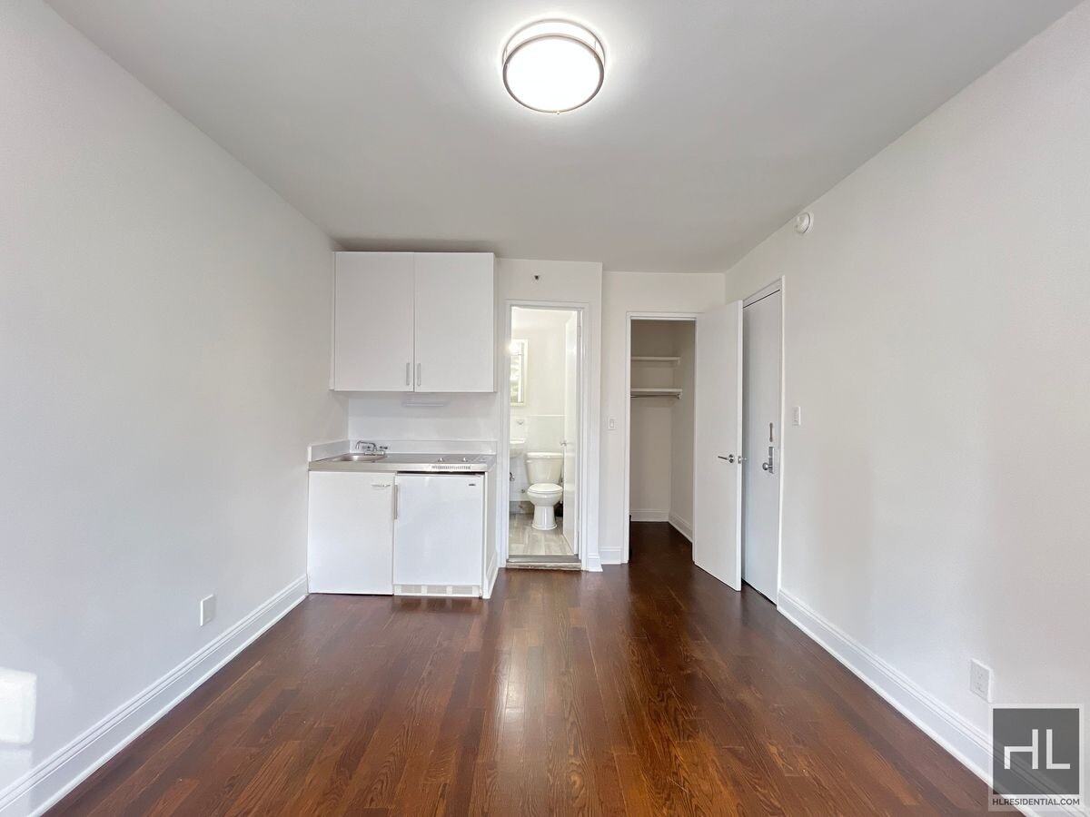 Photo - SECOND AVENUE Unit 4B