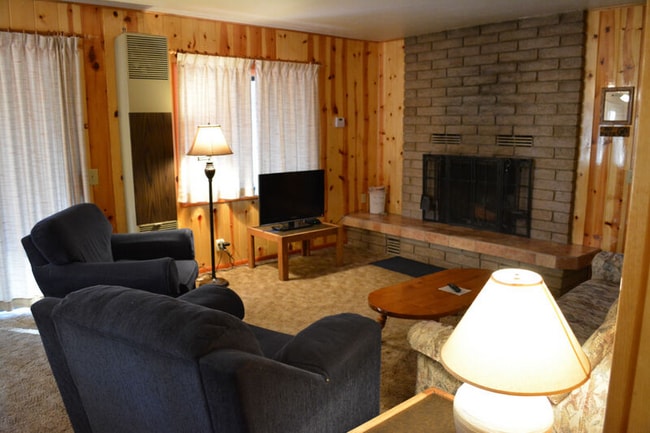 Photo - 237 E White Mountain Blvd