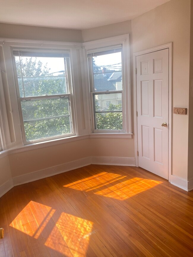 Photo - 715 State St