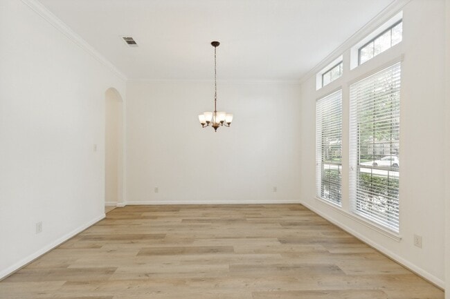 Photo - 9318 Rainbluff Ln