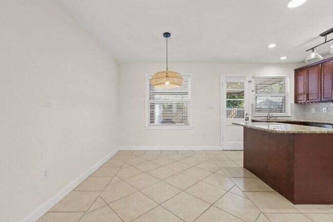 Photo - 3505 Prescott St N