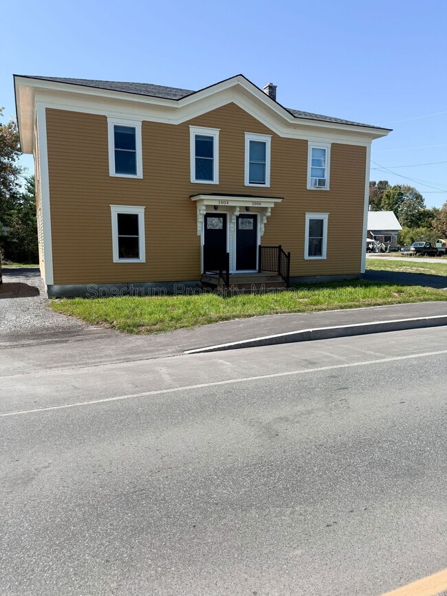 Building Photo - 1004 Main St Rental