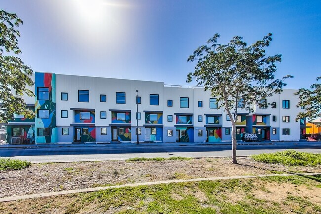 1705 Mandela Parkway - ArtHaus Mandela