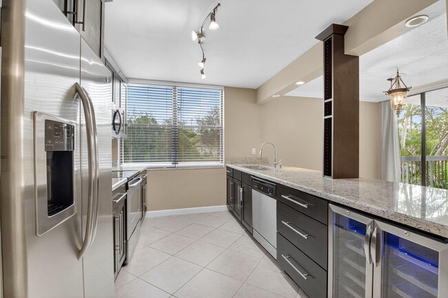 Building Photo - 450 Egret Cir Unit 9201 Rental