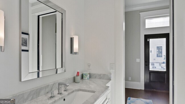 Photo - 1013 Euclid Ave NE