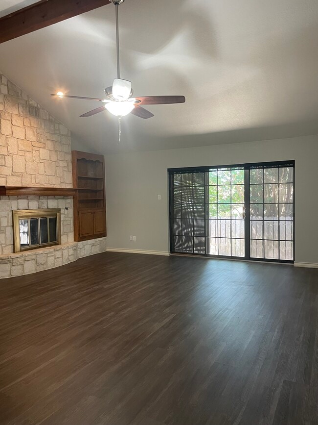 Photo - 1801 Woodstone Dr