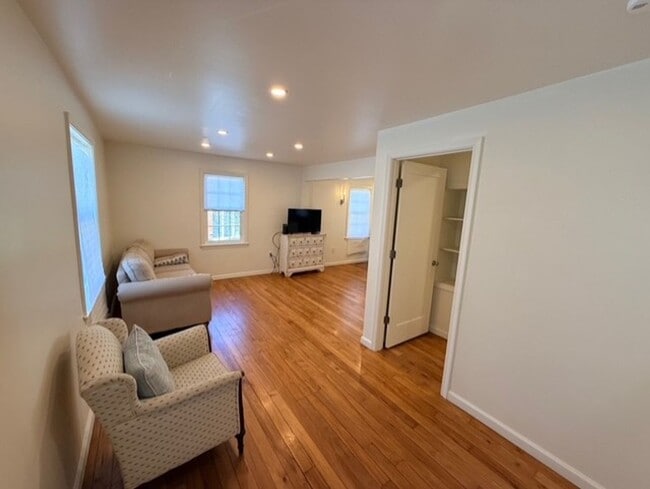 Photo - House on Centre Lane!