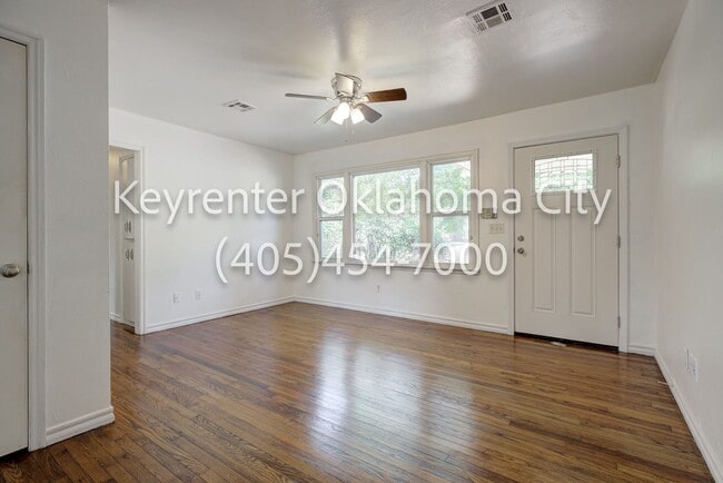 Photo - 1520 Rowena Ln