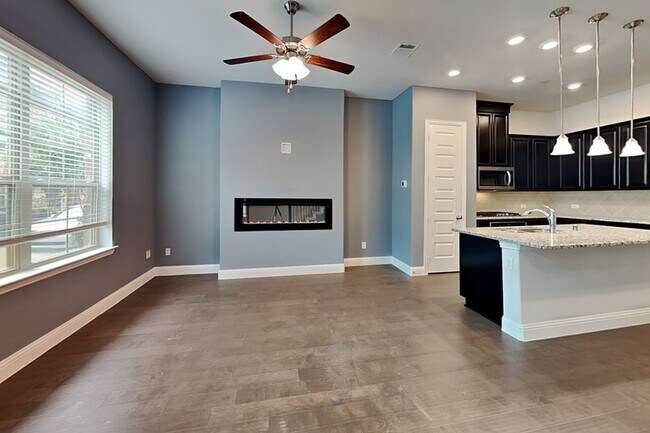 Photo - 4417 Benton Ln