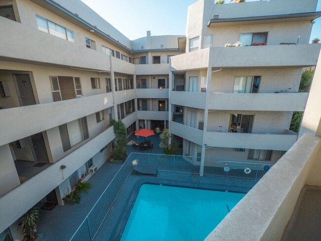 Photo - 1815 N. Harvard Blvd