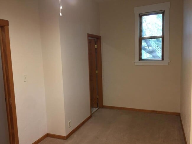 Photo - 2115 Hughitt Ave