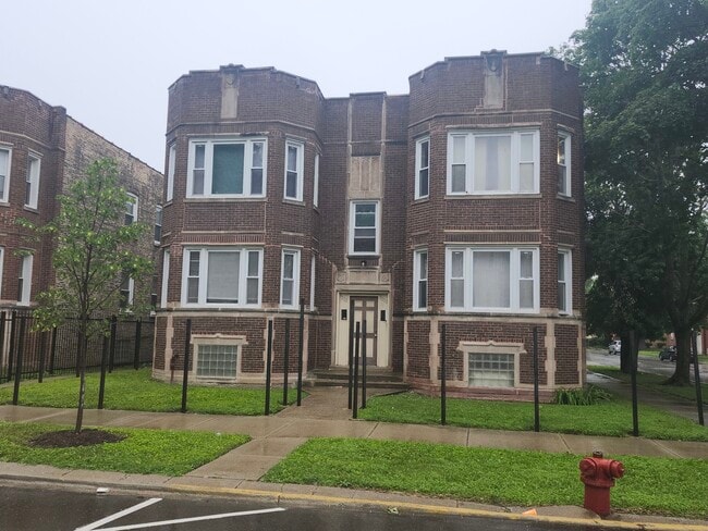 Building Photo - 9202 S Loomis St