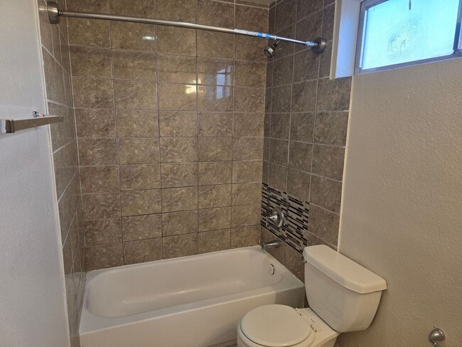 Photo - 1724 Breckenwood Ct Unidad 2