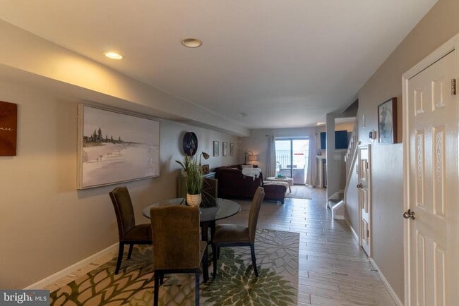 Photo - 25 Queen Elizabeth Ct