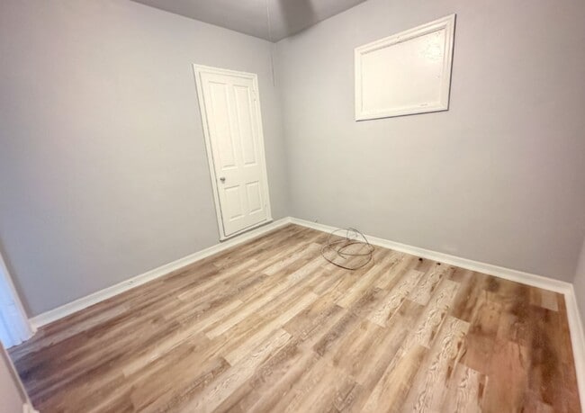 Photo - 321 W Broad St Unit 1