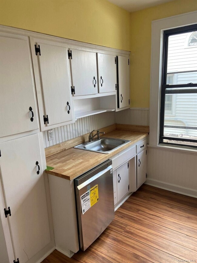 Building Photo - 80 2nd St Unit Upper Front Rental