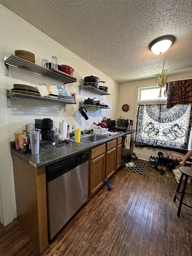 Photo - Whole House: 4 Bed 1 Bath close to UWEC! A...