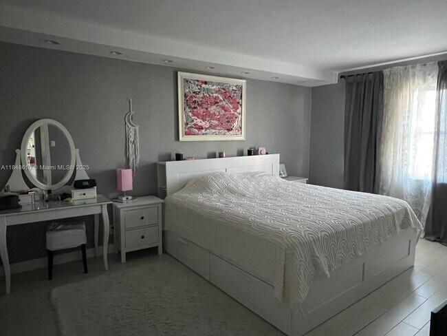 Building Photo - 401 Golden Isles Dr Unit 1002 Rental
