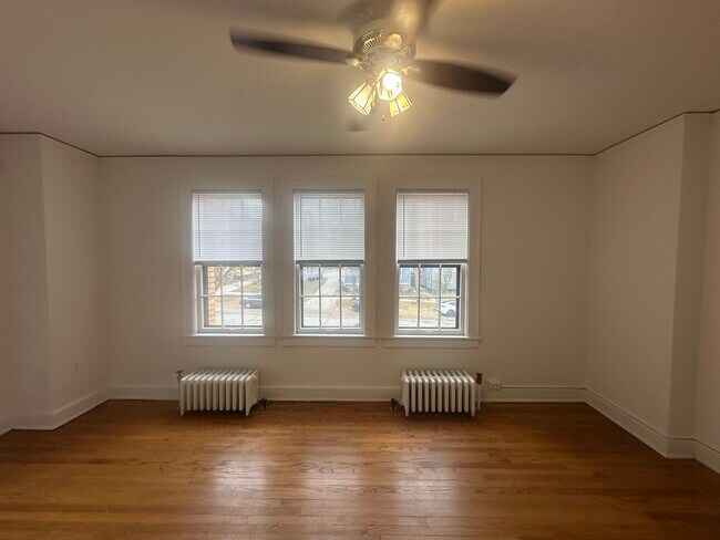 Sala de estar - 809 E Kingsley St