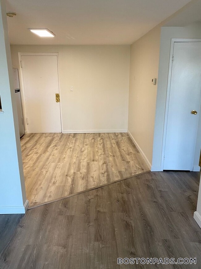 Building Photo - 47 Princeton St Rental