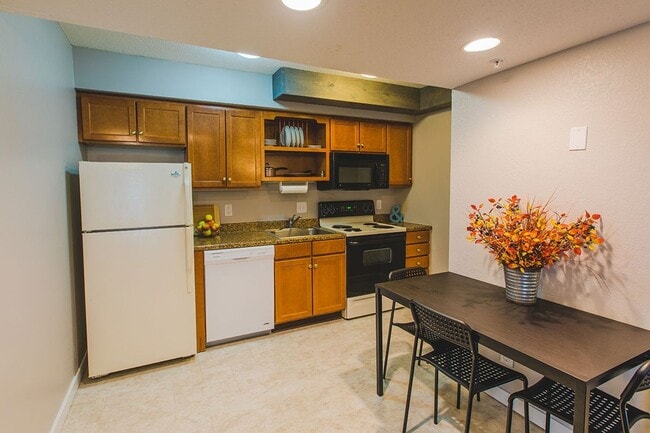 Photo - Waterfront Apartments (TCT 1600, LLC)