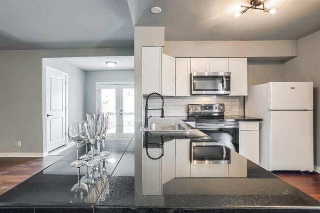 Photo - 5909 Lago Vista Way Unit A
