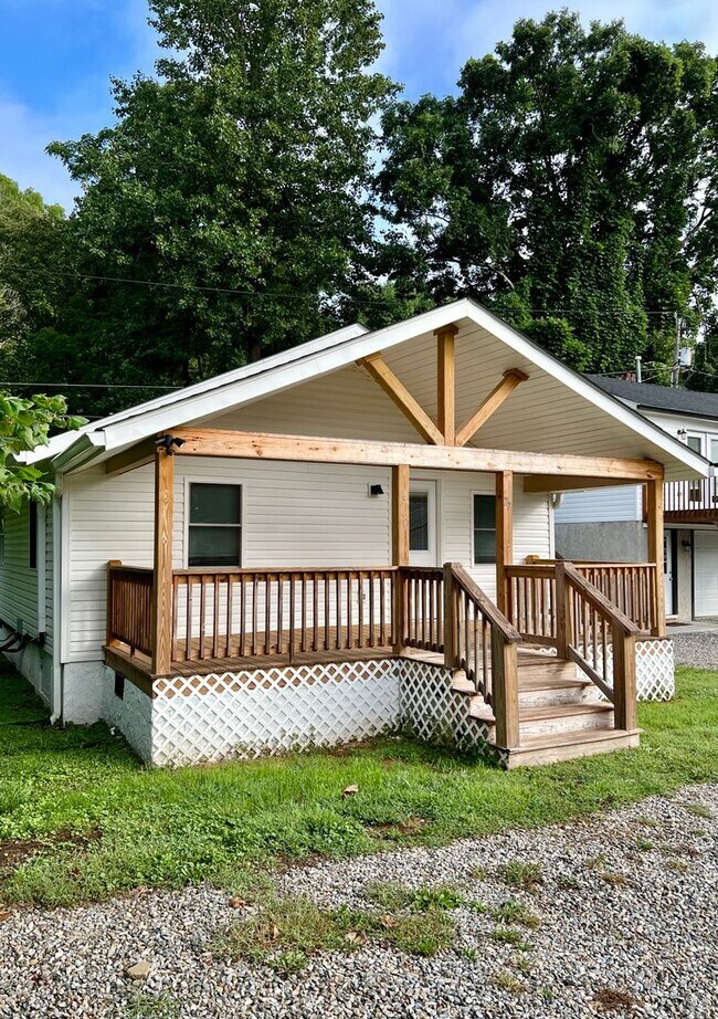 27 Summit Lake Ln