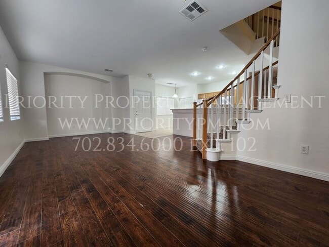 Photo - ~3 Bedroom Northwest Townhome ~ 1400sq. ft, 3 bed, 2 1/2 bath