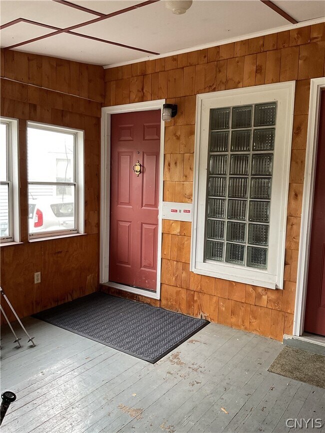 Photo - 104 Franklin St