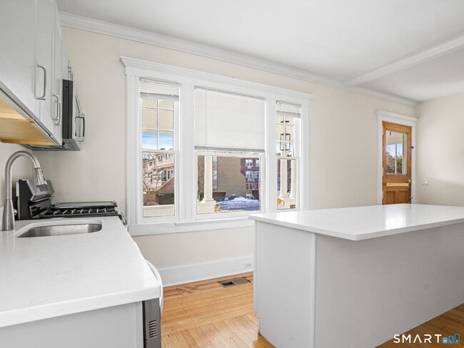 Photo - 1911 Summer St