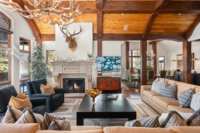 Photo - 180 Exhibition Ln