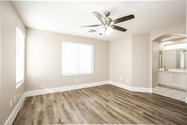 Photo - 5984 Tunbridge Ave