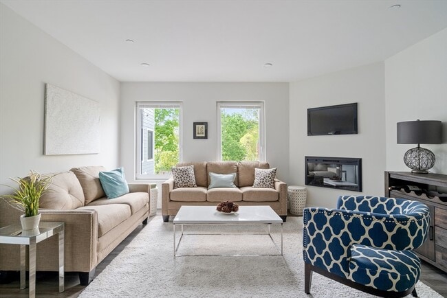 Photo - 50 Stedman St Unidad 104